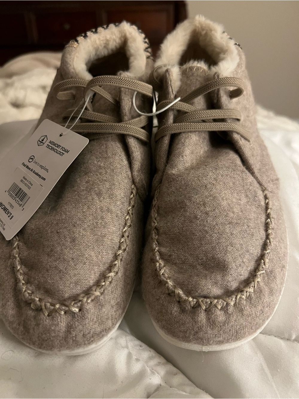 Plush-Lined Women's Moccasin Slippers in Taupe